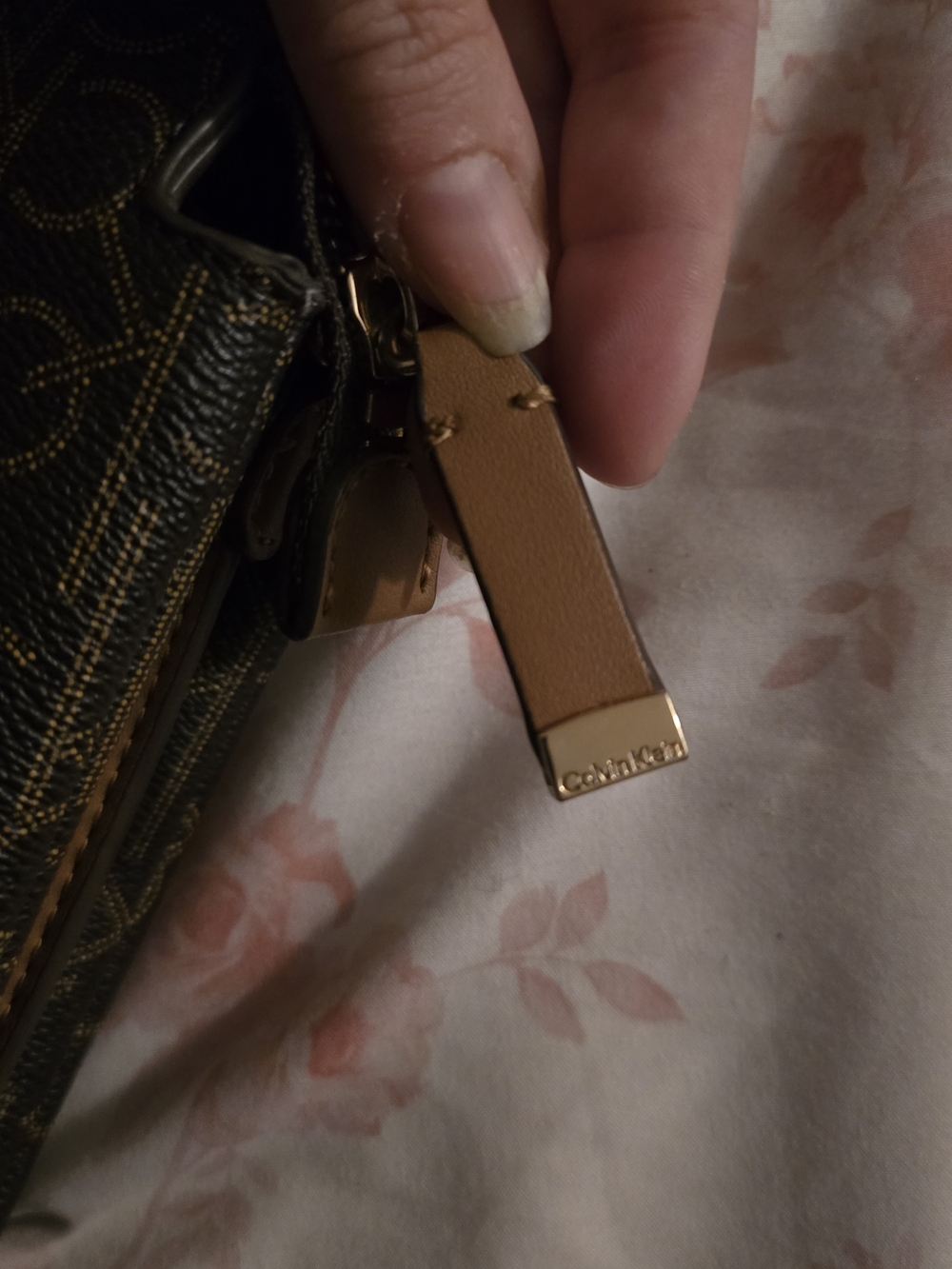 Vintage Calvin Klein Brown Shoulder Bag with Gold Chain and Monogram Print - Picture 5 of 6